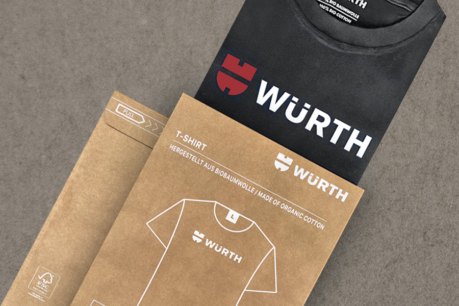 Nachhaltige T-Shirts bedrucken lassen und Verpackung kaufen Bei bluebox Promotion können Sie beispielsweise mit „Würth“ schwarze nachhaltige T-Shirts bedrucken lassen und mit nachhaltiger Papier-Verpackung kaufen.